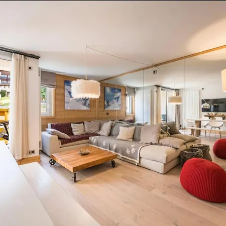Renovated For 5 - With Balcony * 메게브