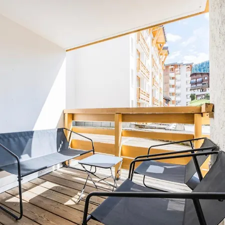 아파트 Renovated For 5 - With Balcony *