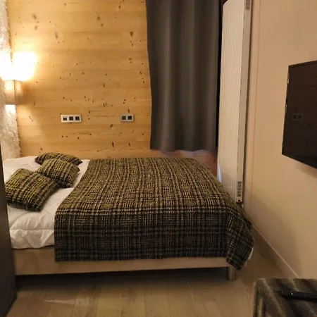 Renovated For 5 - With Balcony 梅杰夫