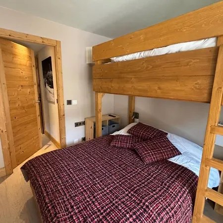 Renovated For 5 - With Balcony *