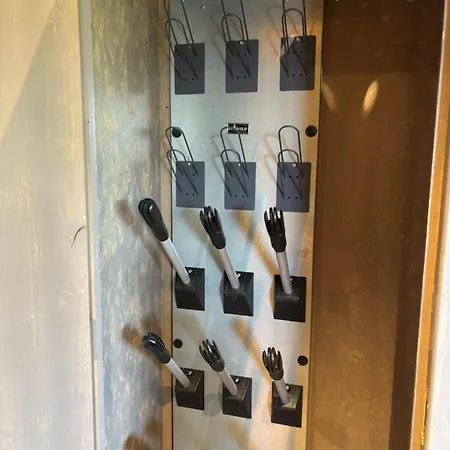 아파트 Renovated For 5 - With Balcony *